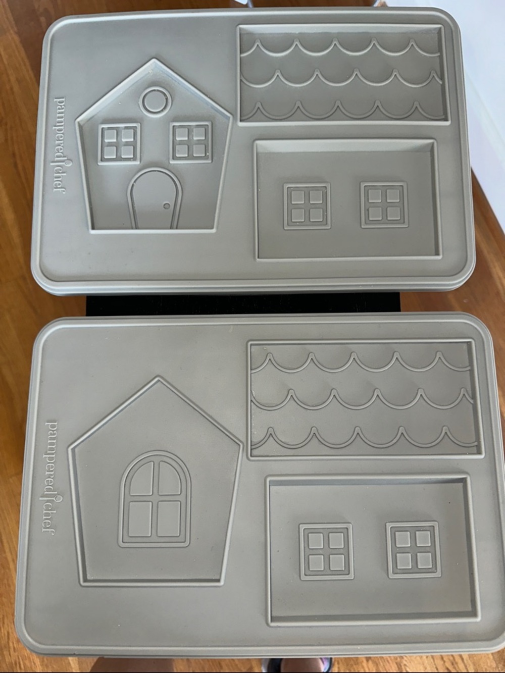 Pampered Chef Gray Silicone Gingerbread House Molds – Set of 2